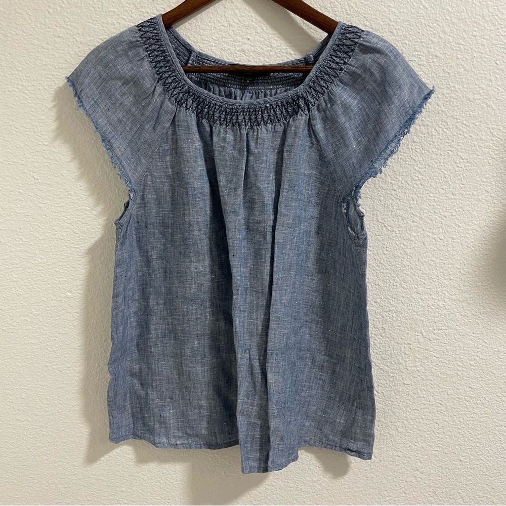 Sanctuary linen Women's Blue Smocked Top